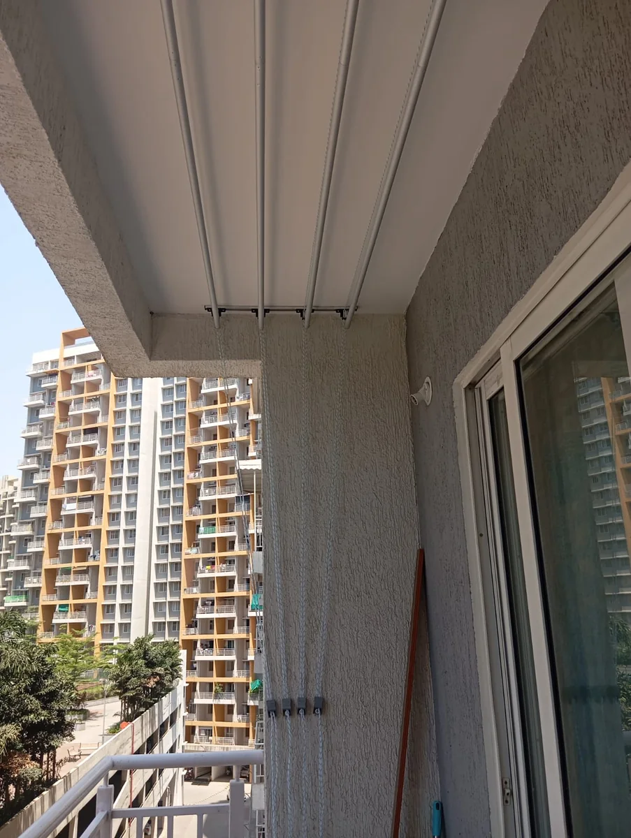 Ceiling mounted hanger sample installation